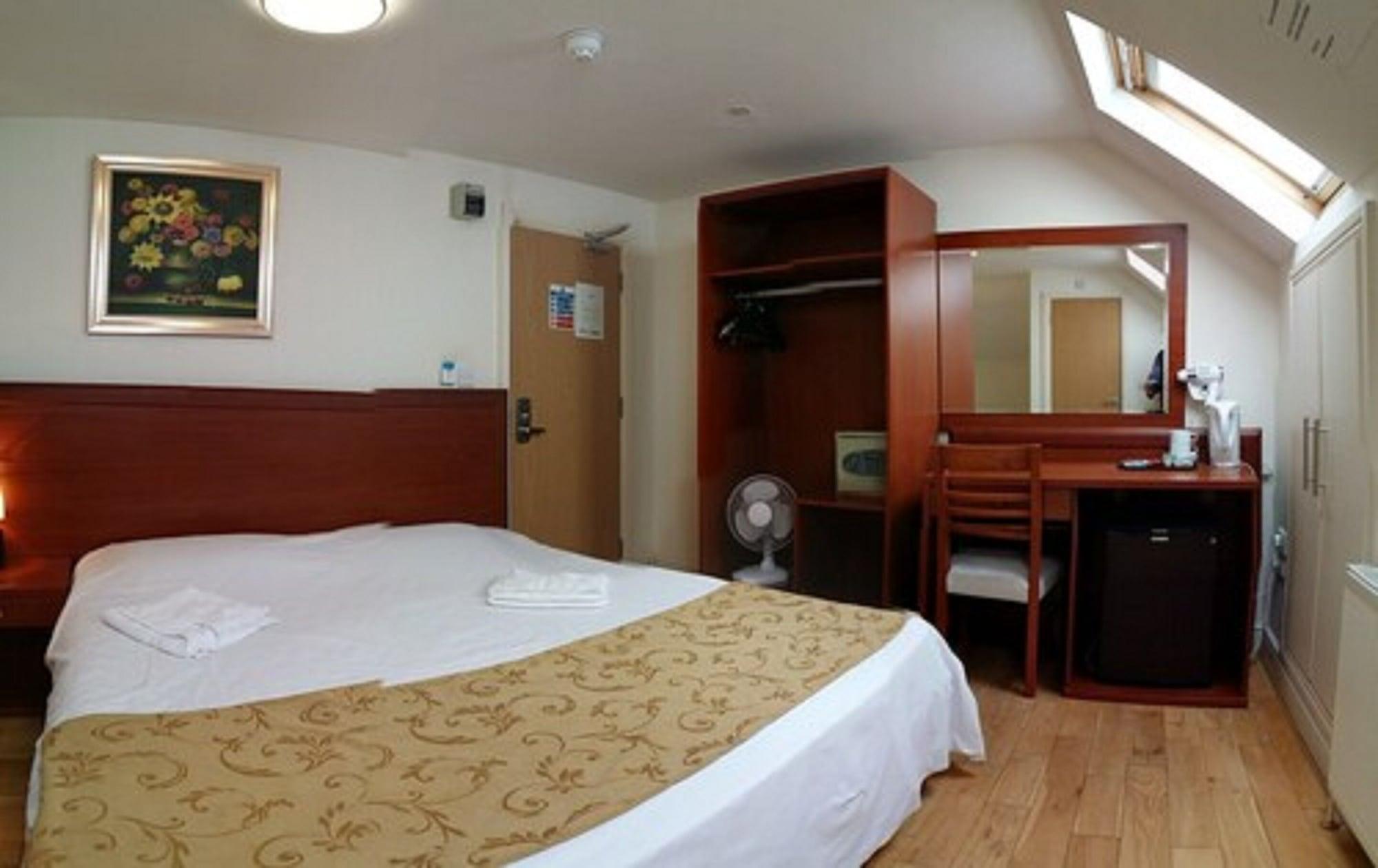 Corner House Hotel London Exterior photo